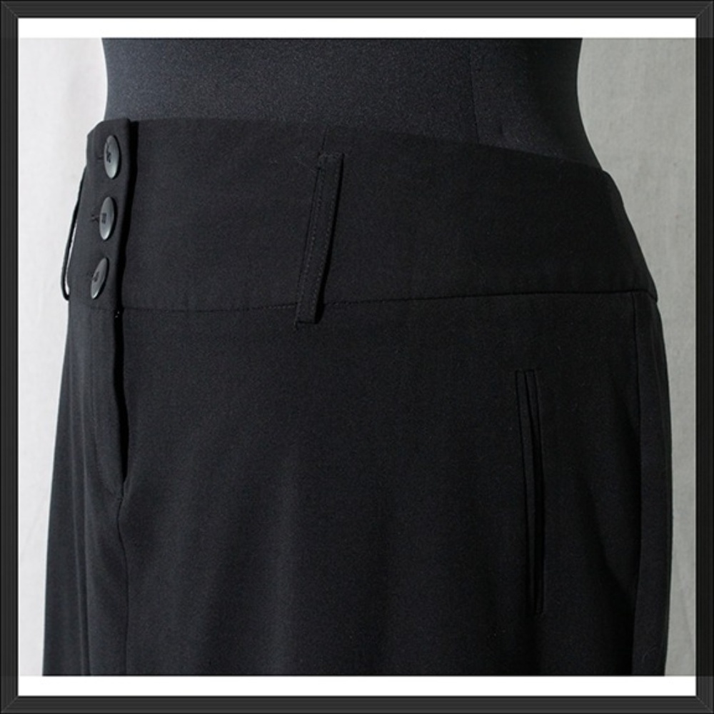 Black Knee-length Skirt from Avenue, size 22